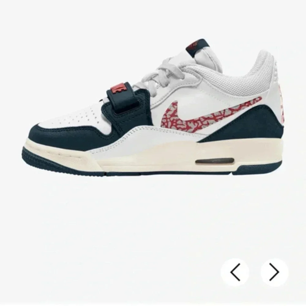 New Jordan Legacy 312 Low big kids basketball shoes white,‎ blue, red Size 7